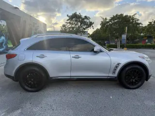 2017 Infiniti QX70