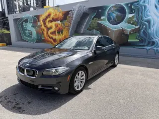 2015 BMW 5 Series 528i