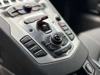 2013 Lamborghini Aventador LP 700-4