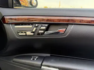 2008 Mercedes-Benz S-Class S 550 4MATIC