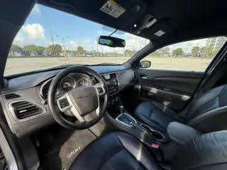 2013 Chrysler 200 Limited