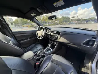 2013 Chrysler 200 Limited