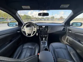 2013 Chrysler 200 Limited