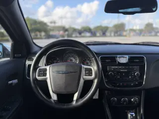 2013 Chrysler 200 Limited