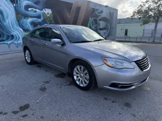 2013 Chrysler 200 Limited
