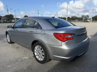 2013 Chrysler 200 Limited