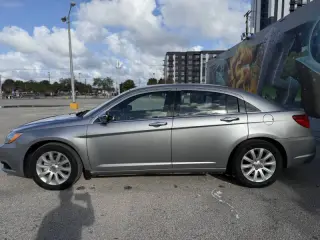 2013 Chrysler 200 Limited