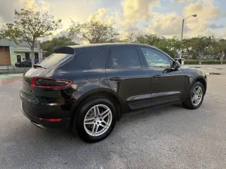 2017 Porsche Macan