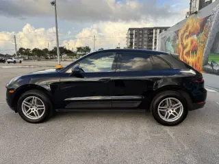 2017 Porsche Macan