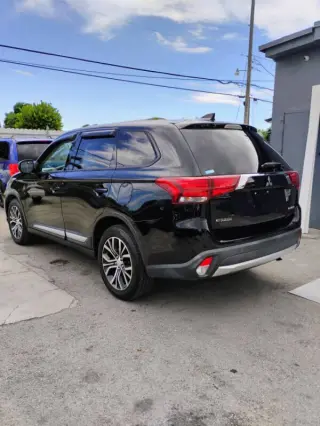 2018 Mitsubishi Outlander LE