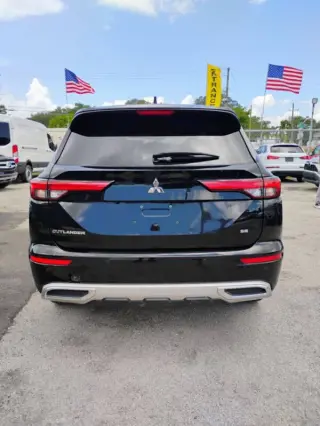 2022 Mitsubishi Outlander SE