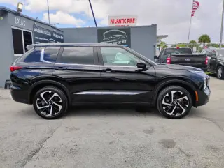 2022 Mitsubishi Outlander SE