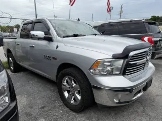 2016 RAM 1500 SLT