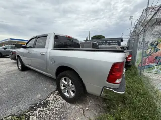 2016 RAM 1500 SLT