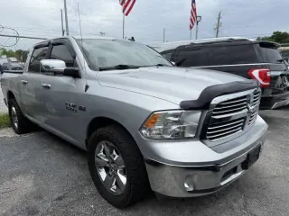 2016 RAM 1500 SLT