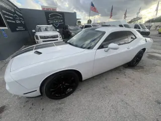 2016 Dodge Challenger SXT Plus