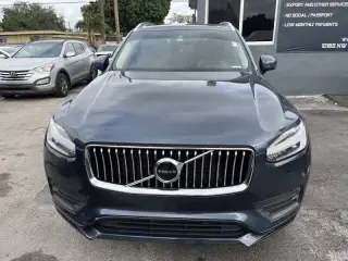 2020 Volvo XC90 T5 Momentum