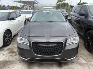 2017 Chrysler 300 Limited
