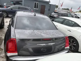 2017 Chrysler 300 Limited