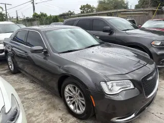 2017 Chrysler 300 Limited
