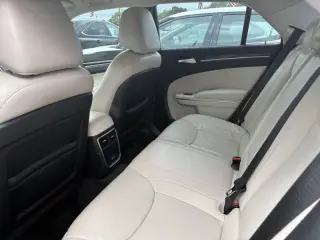 2017 Chrysler 300 Limited
