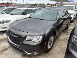 2017 Chrysler 300 Limited