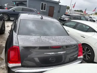 2017 Chrysler 300 Limited