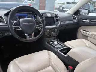 2017 Chrysler 300 Limited