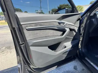 2019 Audi e-tron quattro Prestige
