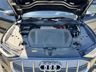 2019 Audi e-tron quattro Prestige