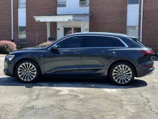 2019 Audi e-tron quattro Prestige