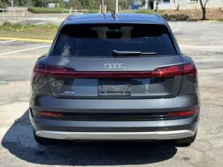 2019 Audi e-tron quattro Prestige