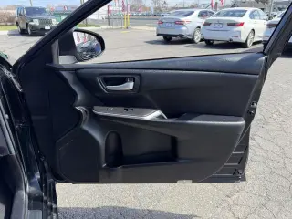 Toyota Camry 2017 SE 4dr Sedan