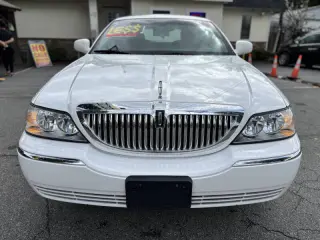 2010 Lincoln Town Car Signature Limited
