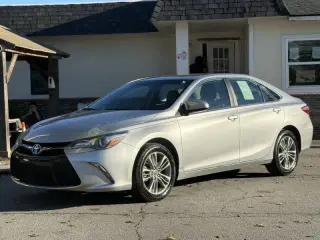 2017 Toyota Camry SE