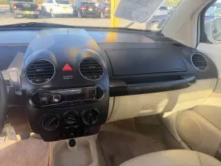 2006 Volkswagen New Beetle 2.5