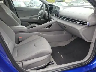 Hyundai ELANTRA 2025 SE Sedán de 4 puertas