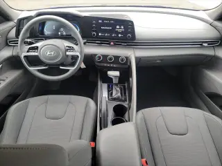 Hyundai ELANTRA 2025 SE Sedán de 4 puertas
