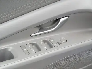 Hyundai ELANTRA 2025 SE Sedán de 4 puertas