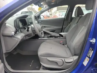 Hyundai ELANTRA 2025 SE Sedán de 4 puertas