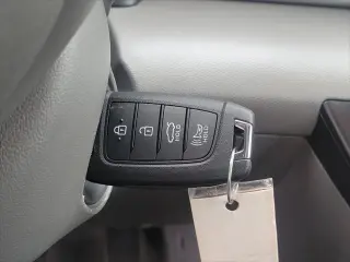 Hyundai ELANTRA 2025 SE Sedán de 4 puertas