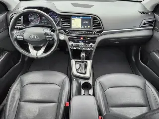 Hyundai ELANTRA 2019 Limited sedán de 4 puertas
