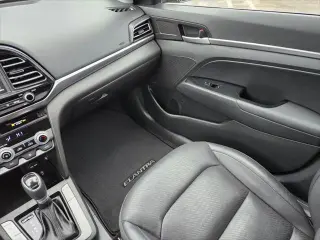 Hyundai ELANTRA 2019 Limited sedán de 4 puertas