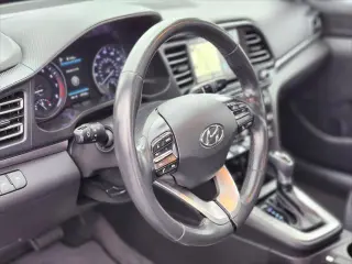 Hyundai ELANTRA 2019 Limited sedán de 4 puertas