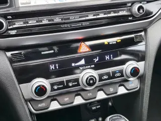 Hyundai ELANTRA 2019 Limited sedán de 4 puertas
