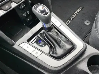 Hyundai ELANTRA 2019 Limited sedán de 4 puertas