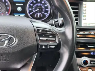 Hyundai ELANTRA 2019 Limited sedán de 4 puertas