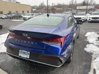 Hyundai ELANTRA 2025 SEL Sport Sedán de 4 puertas