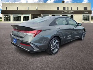 Hyundai ELANTRA 2025 SEL Sport 4 puertas Sedan