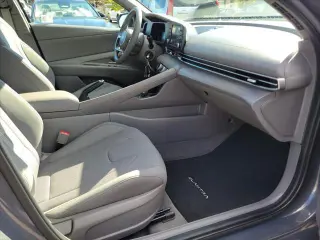 Hyundai ELANTRA 2025 SE Sedán de 4 puertas